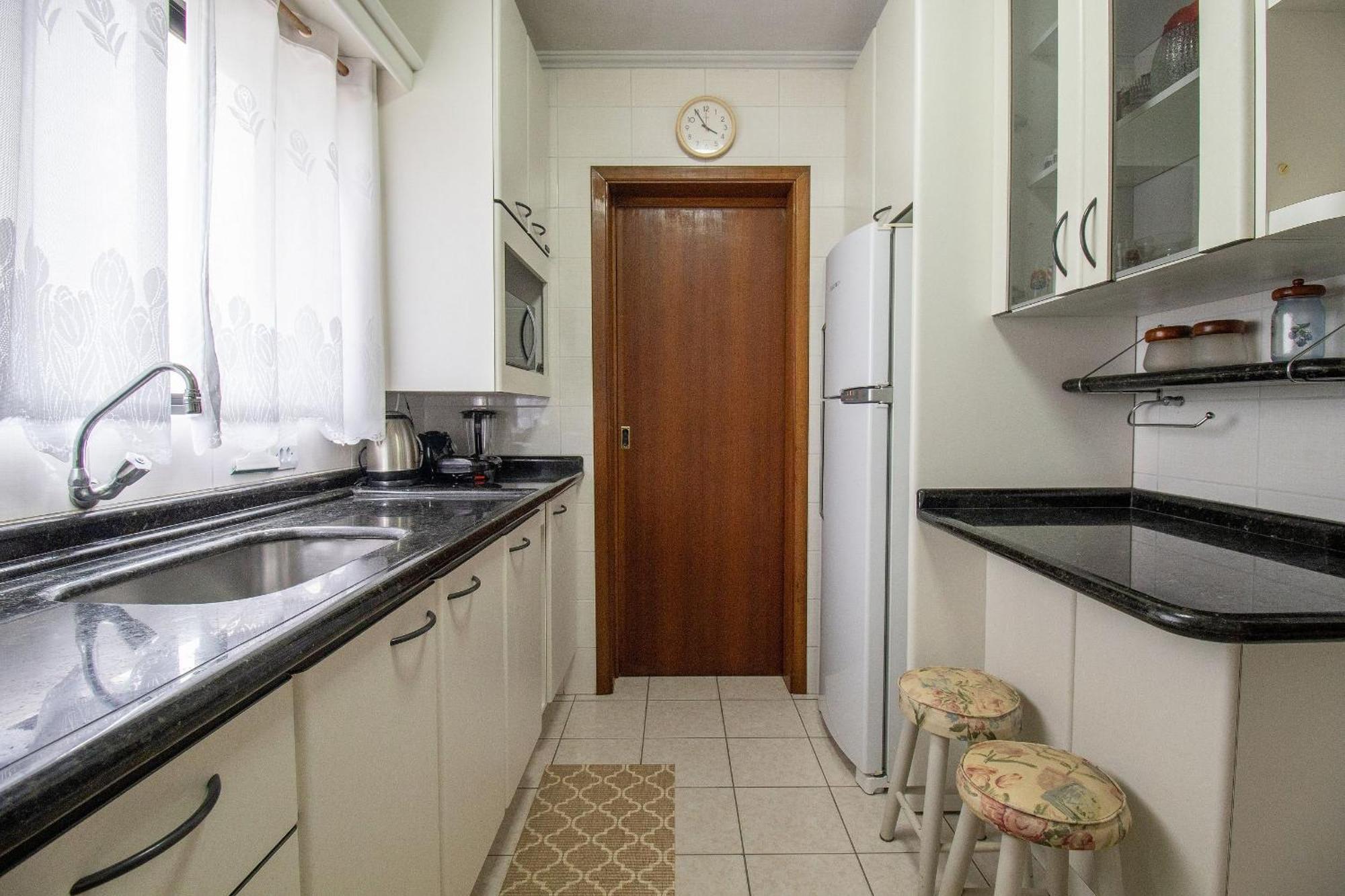 Iso86b - Sacada Com Churrasq, 2 Dorm, Climatizado *